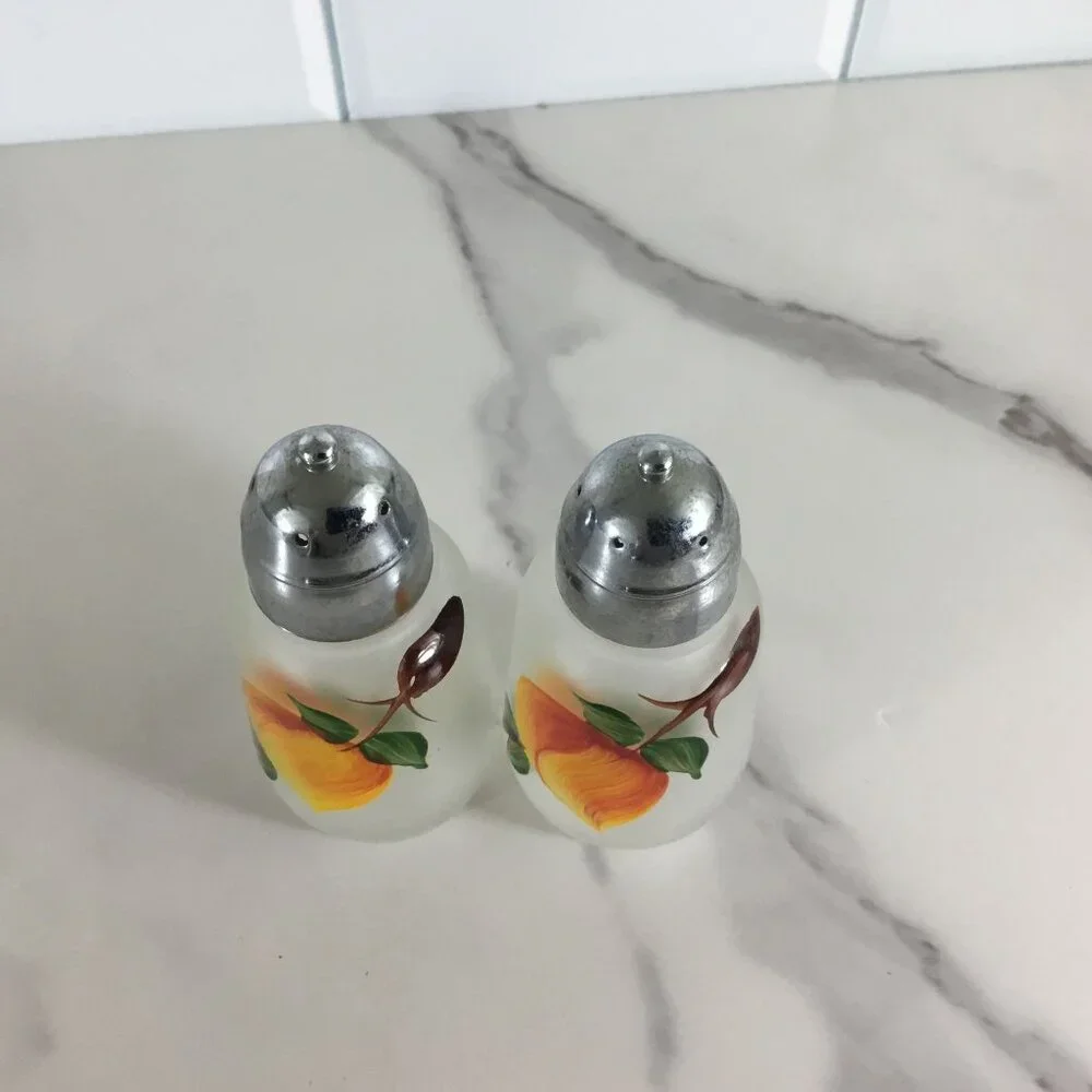 Vintage Hazel Atlas Peaches Gay Fad Frosted Salt & Pepper Shakers Fruit Decor